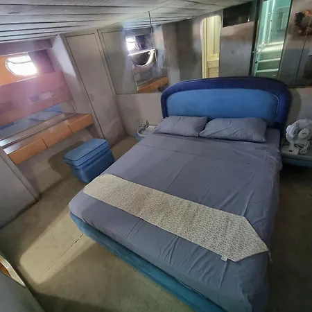 Riti Yacht Botel Kalkara