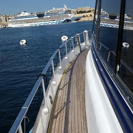 Riti Yacht