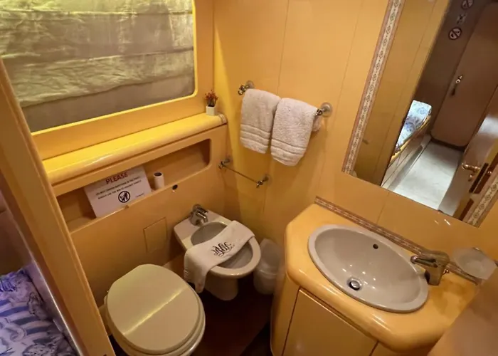 Riti Yacht Botel Kalkara