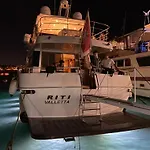 Riti Yacht Ботель 2*