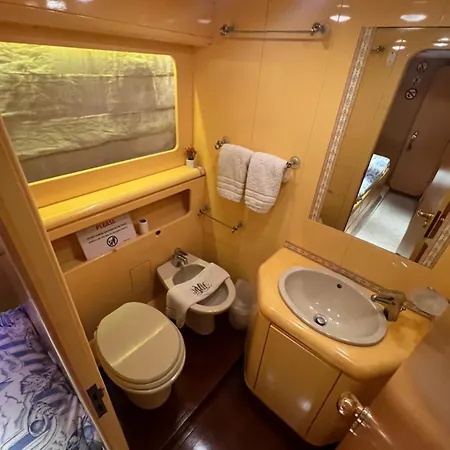 Riti Yacht بوتيل Kalkara