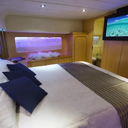 Riti Yacht Hotel en barco 2*