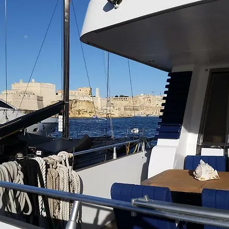 Riti Yacht
