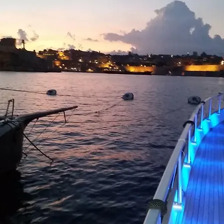 Riti Yacht Hotel en barco Kalkara