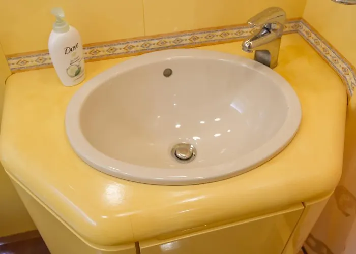 Riti Yacht Πλωτό κατάλυμα Kalkara