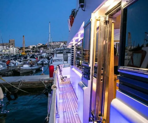 Riti Yacht Πλωτό κατάλυμα Kalkara