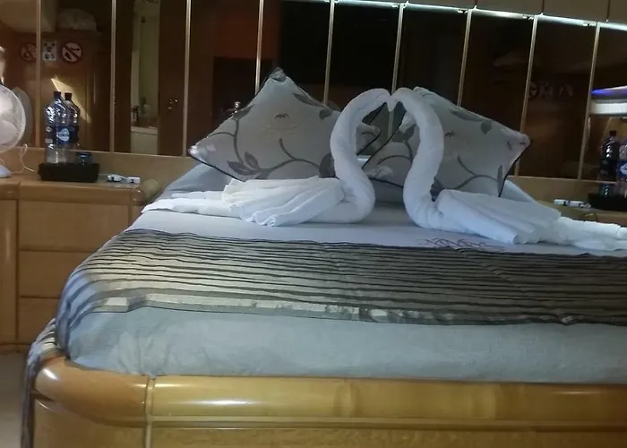 Riti Yacht Πλωτό κατάλυμα