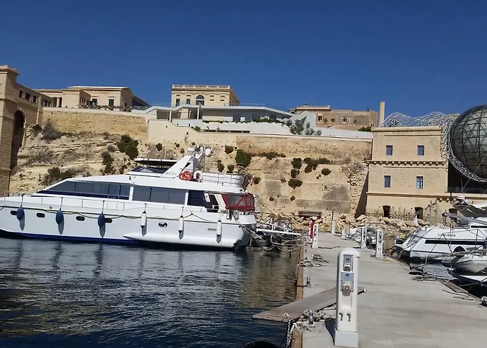 Riti Yacht Πλωτό κατάλυμα Kalkara